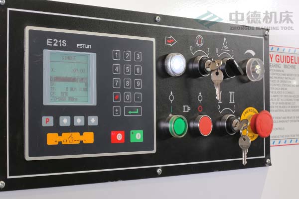 ZDS-1632E21数控体系.jpg