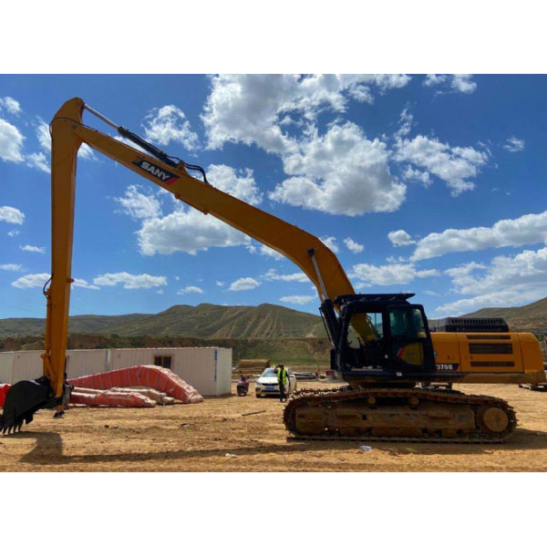 三一375 18米加长臂装配现场